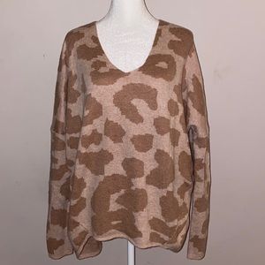 La Miel Blush Leopard Print V-Neck Sweater Tunic